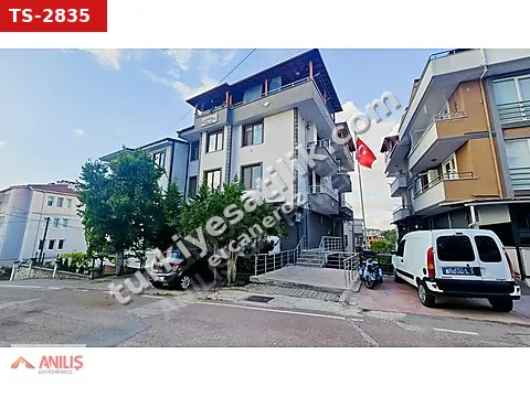 Başiskele Barbaros'ta Satılık 3+1 Ters Bahçe Dubleks Daire