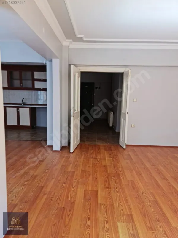 Hendek Merkezde 130m² Satılık 3+1 Daire, Kombi, Otopark — görsel 6
