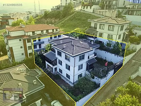İLERİN GAYRİMENKUL'den YEŞİL KORU'DA MANZARALI 7+1 SATILIK VİLLA