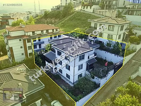 İLERİN GAYRİMENKUL'den YEŞİL KORU'DA MANZARALI 7+1 SATILIK VİLLA